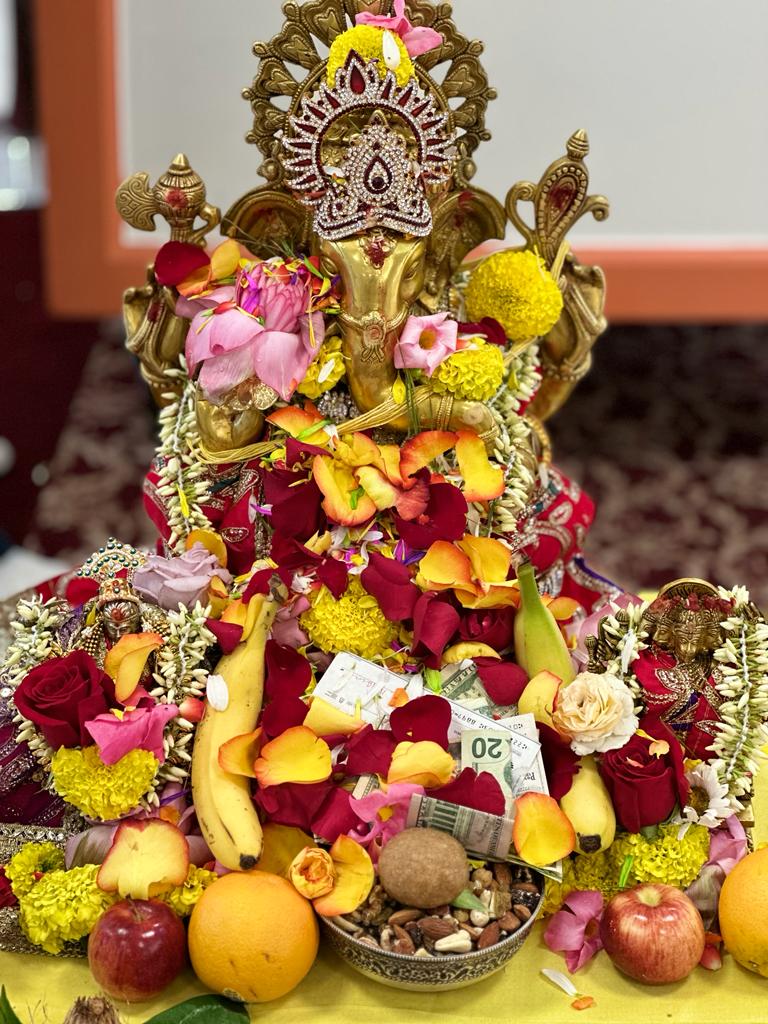 This image has an empty alt attribute; its file name is ganesh_chaturthi-025.jpg